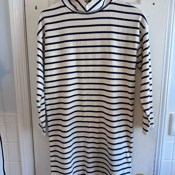 Vineyard Vines Dresses & Skirts - Striped Turtleneck knit Dress Vineyard Vines